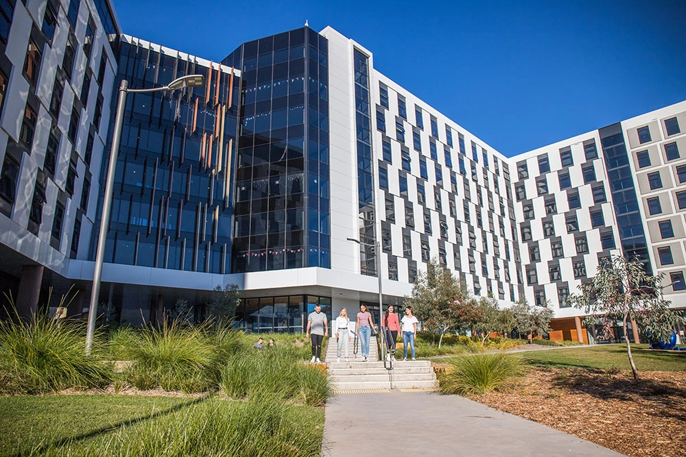 Information about University of Canberra & Canberra College, Australia